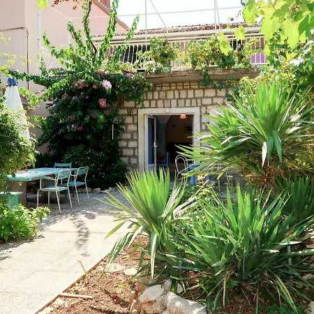 Haus Ana 305s